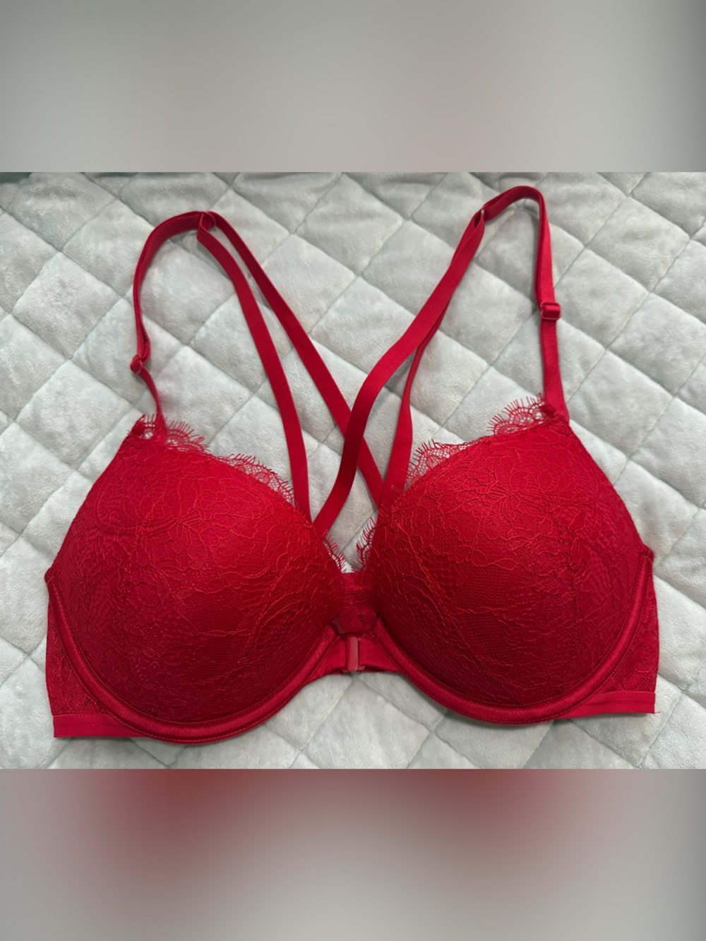 Victoria's Secret Red Lace Bombshell Plunge Bra with Strappy Back - 32c